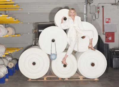 易烊千璽官宣阿瑪尼代言、劉亦菲發超A廣告片、Chlo&eacute;女孩向前沖